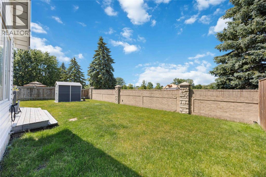 220 Paddock Green Circle, St Clair, ON