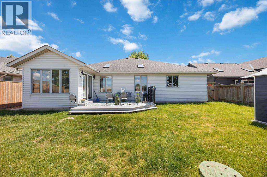 220 Paddock Green Circle, St Clair, ON