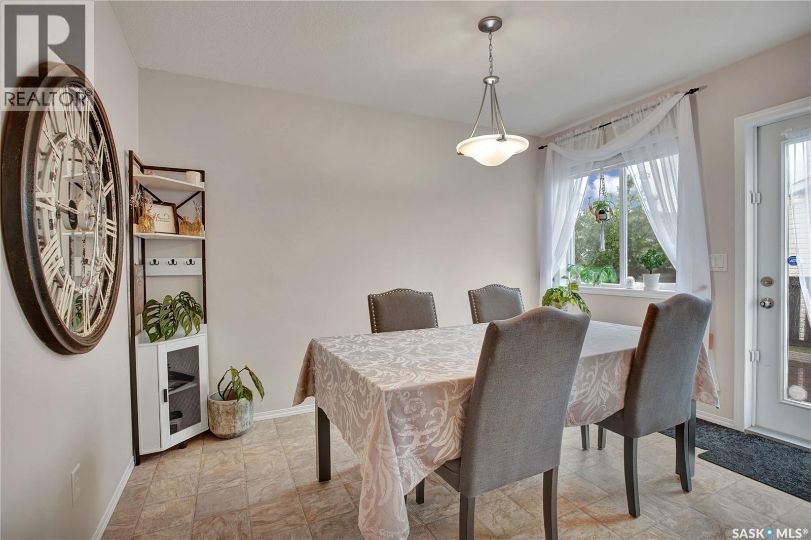 122 Blakeney Crescent, Saskatoon, SK