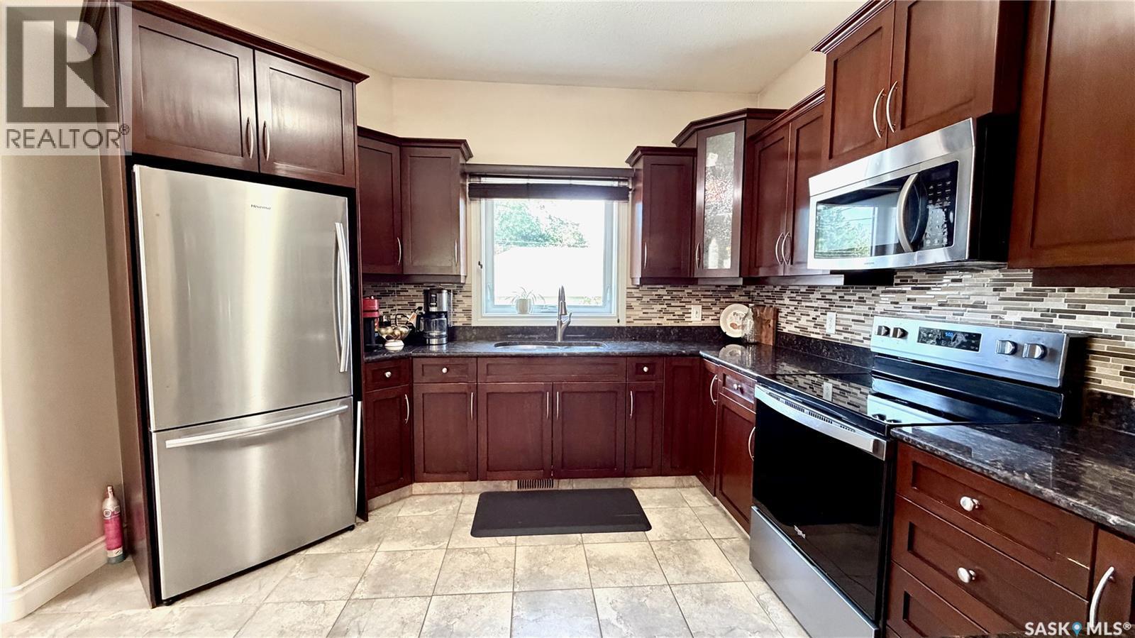 1233 13Th Street E, Saskatoon, SK