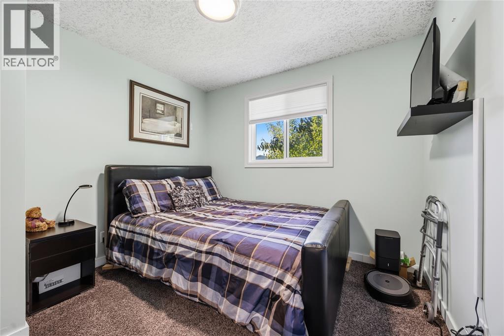 144 Templeton Crescent, St Clair, ON