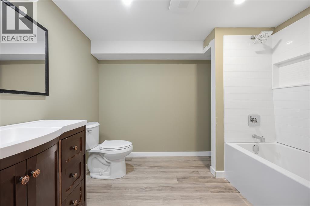 144 Templeton Crescent, St Clair, ON