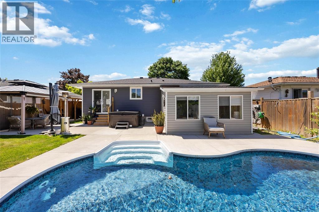 144 Templeton Crescent, St Clair, ON
