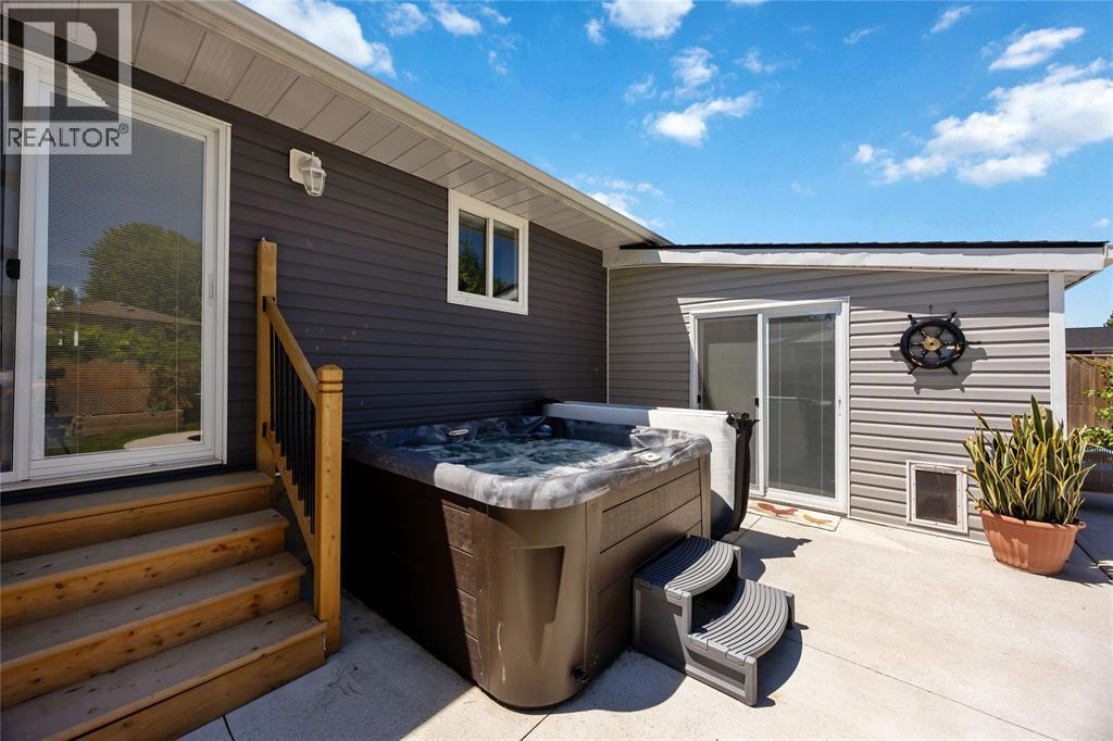 144 Templeton Crescent, St Clair, ON