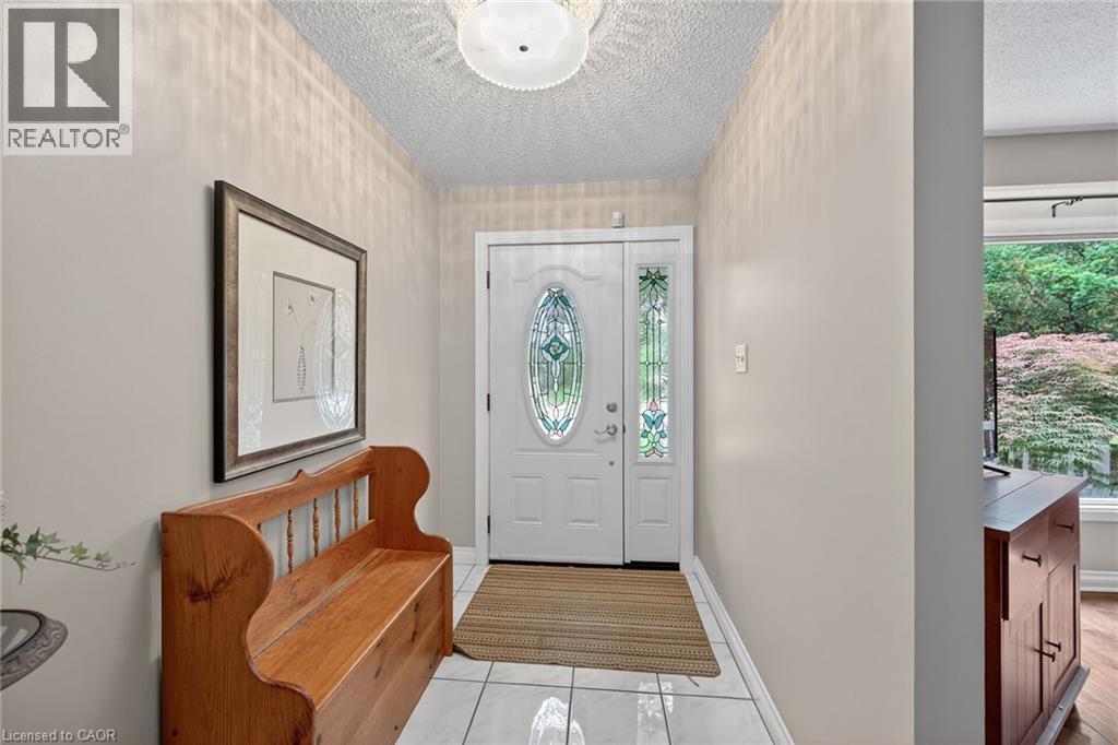 25 Inverness Avenue, Hamilton, ON