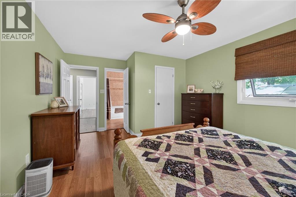25 Inverness Avenue, Hamilton, ON