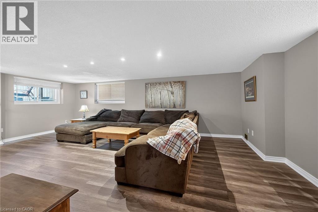 25 Inverness Avenue, Hamilton, ON