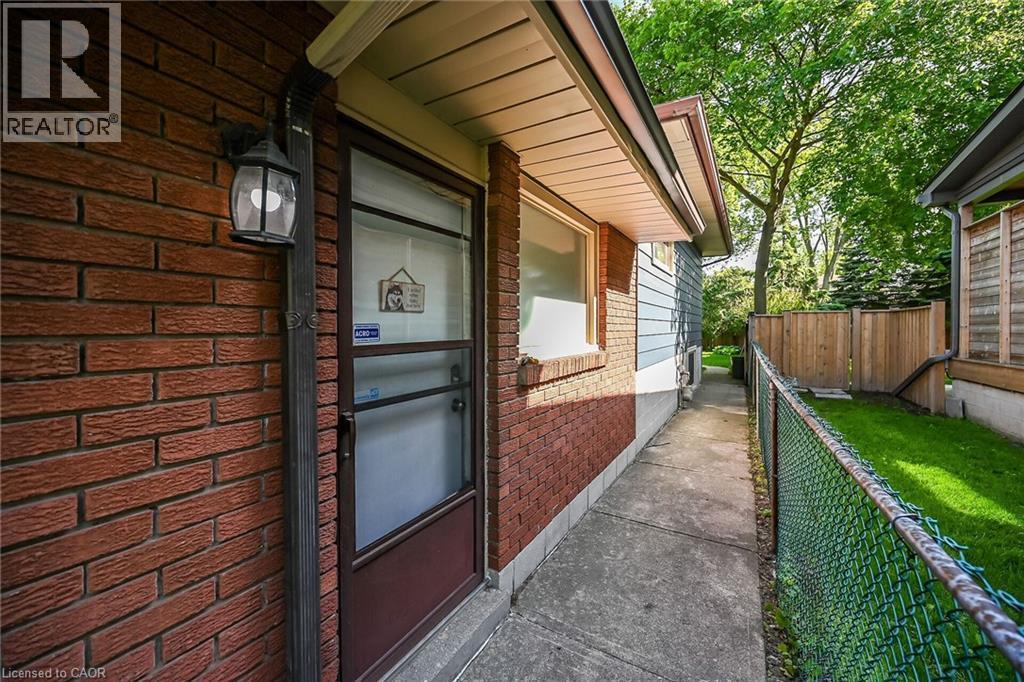 25 Inverness Avenue, Hamilton, ON