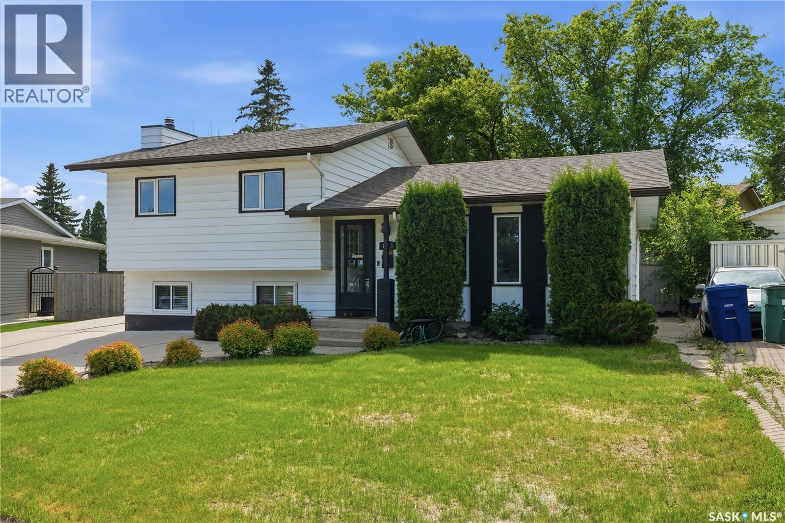 135 Penryn Crescent, Saskatoon, SK