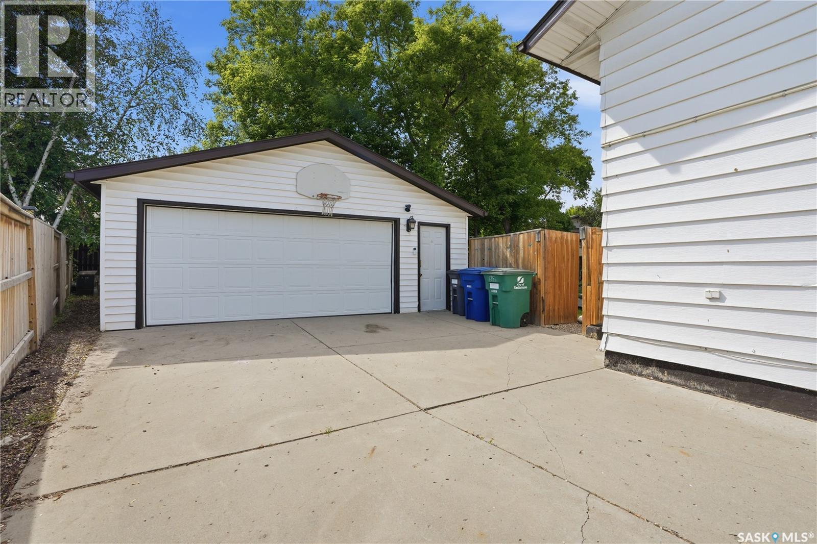 135 Penryn Crescent, Saskatoon, SK