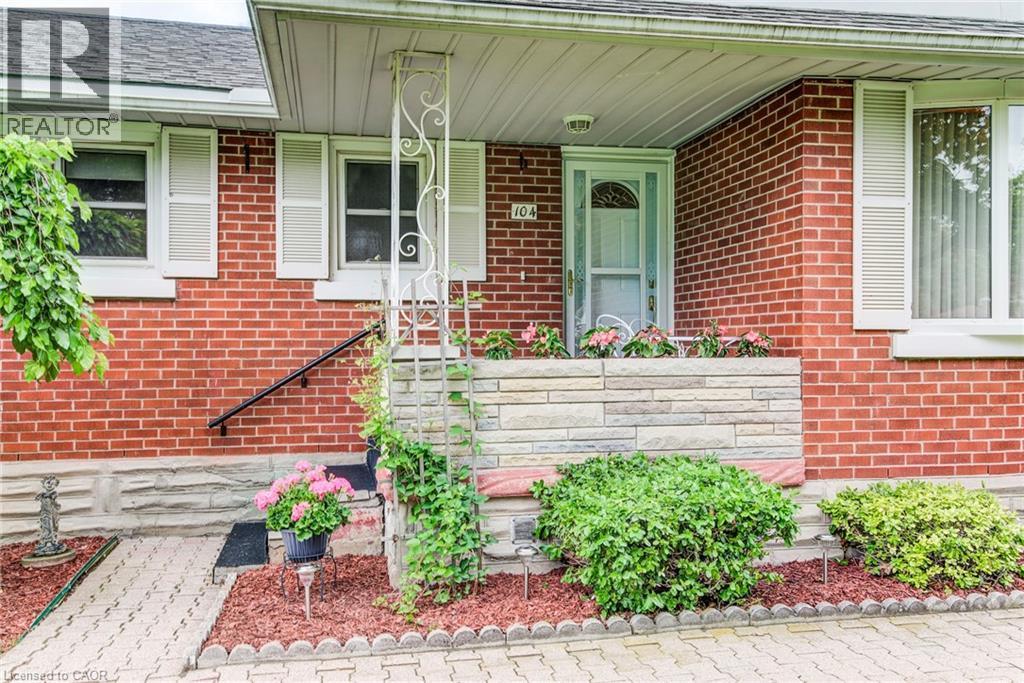 104 Elgin Crescent, Waterloo, ON