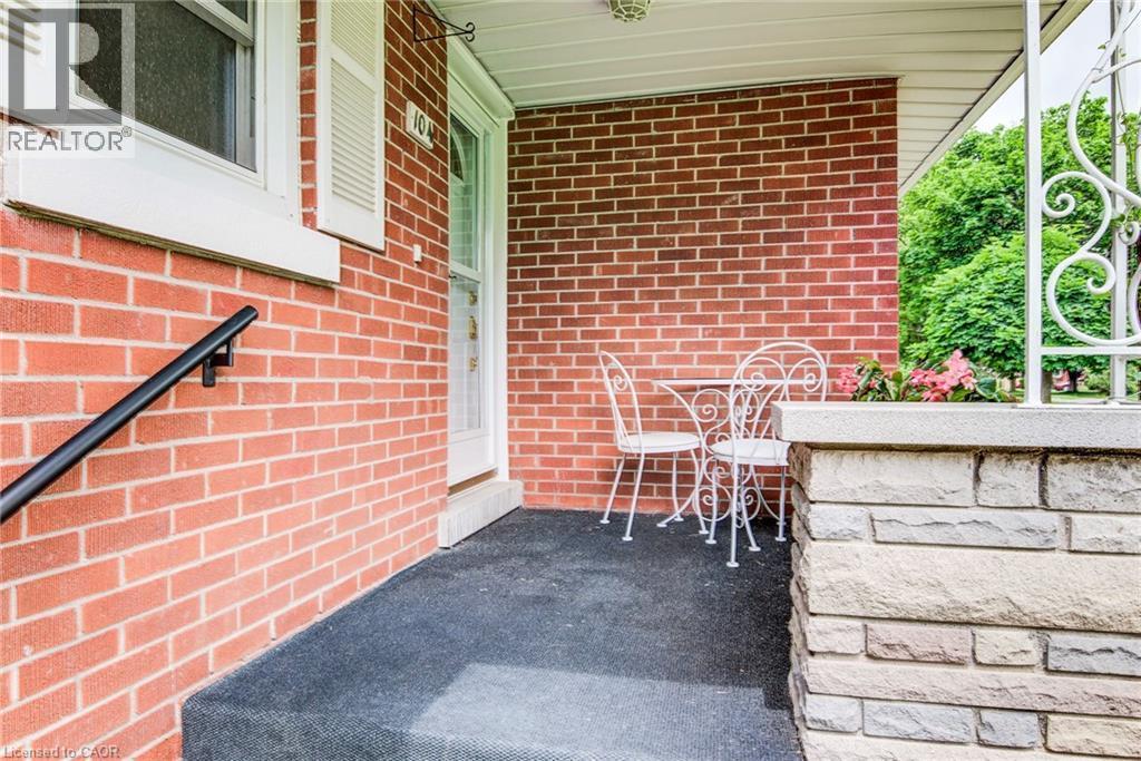 104 Elgin Crescent, Waterloo, ON