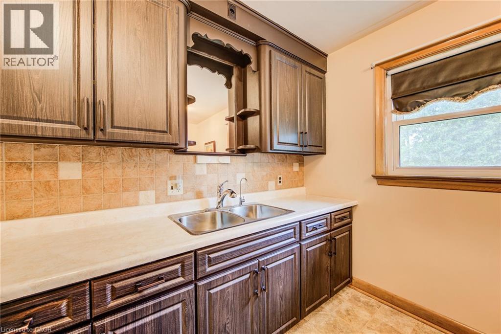 104 Elgin Crescent, Waterloo, ON