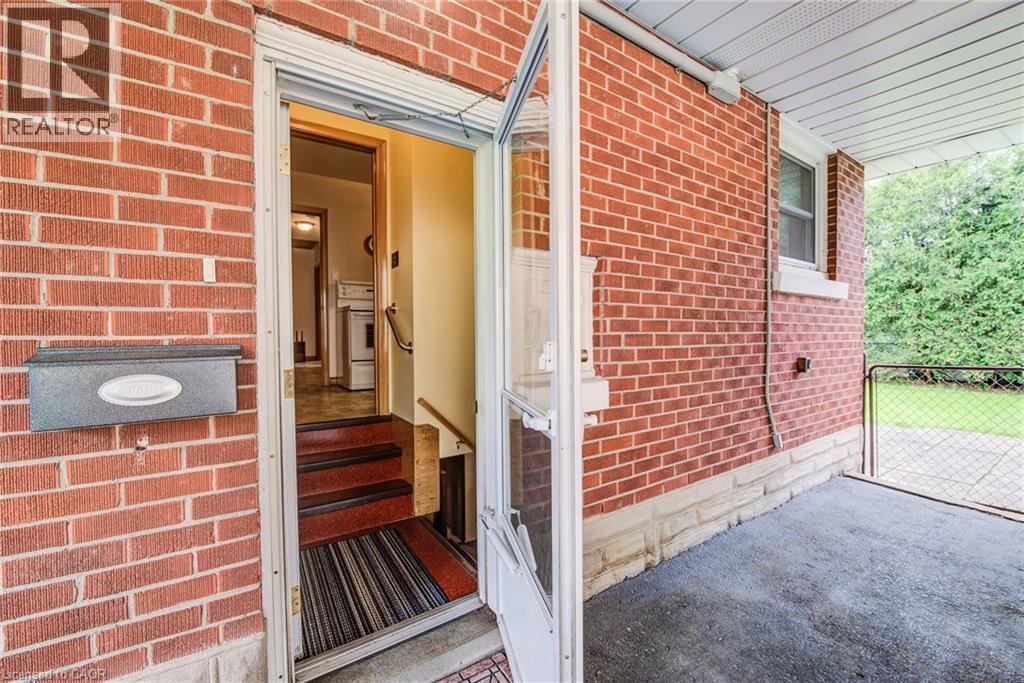104 Elgin Crescent, Waterloo, ON