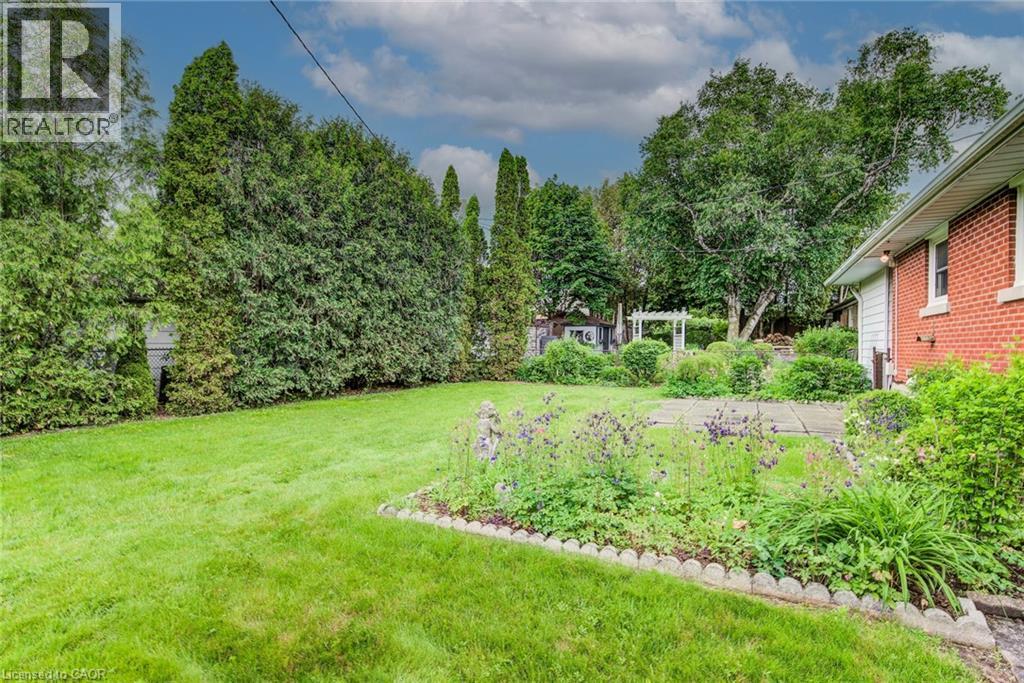 104 Elgin Crescent, Waterloo, ON