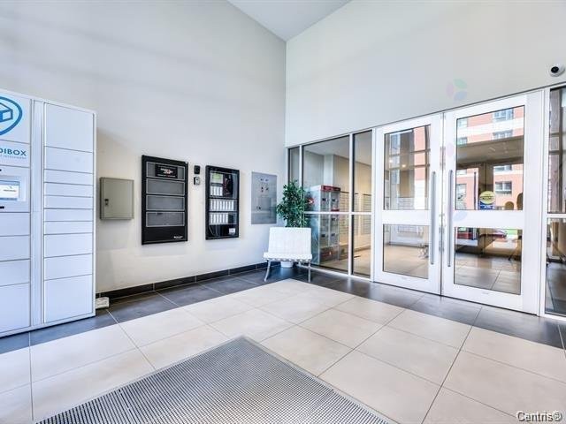 Mud Room - 802-1900 Rue Émile-Martineau, Laval (Laval-Des-Rapides), QC