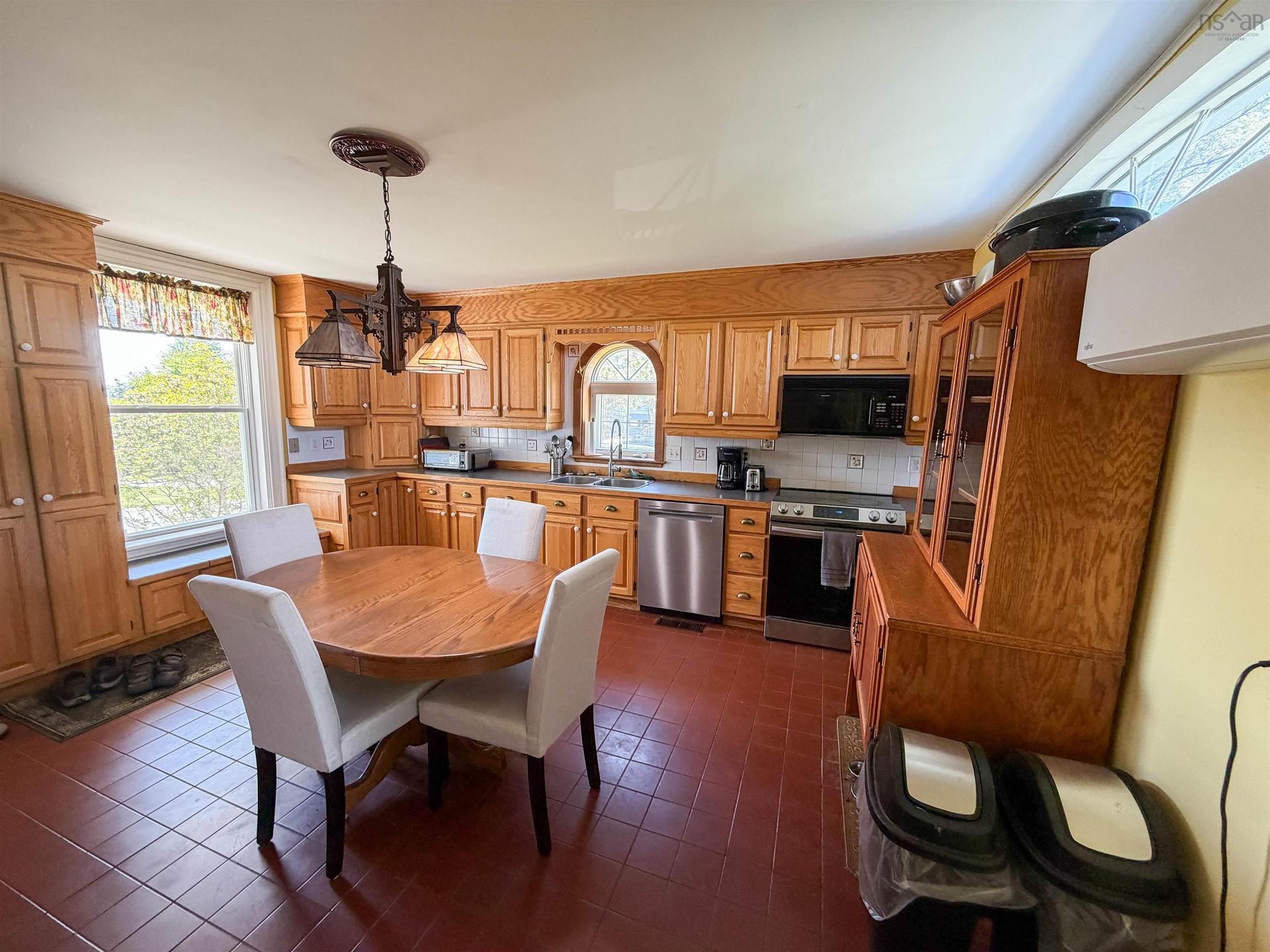 108 Highway 304, Overton, NS - Indoor