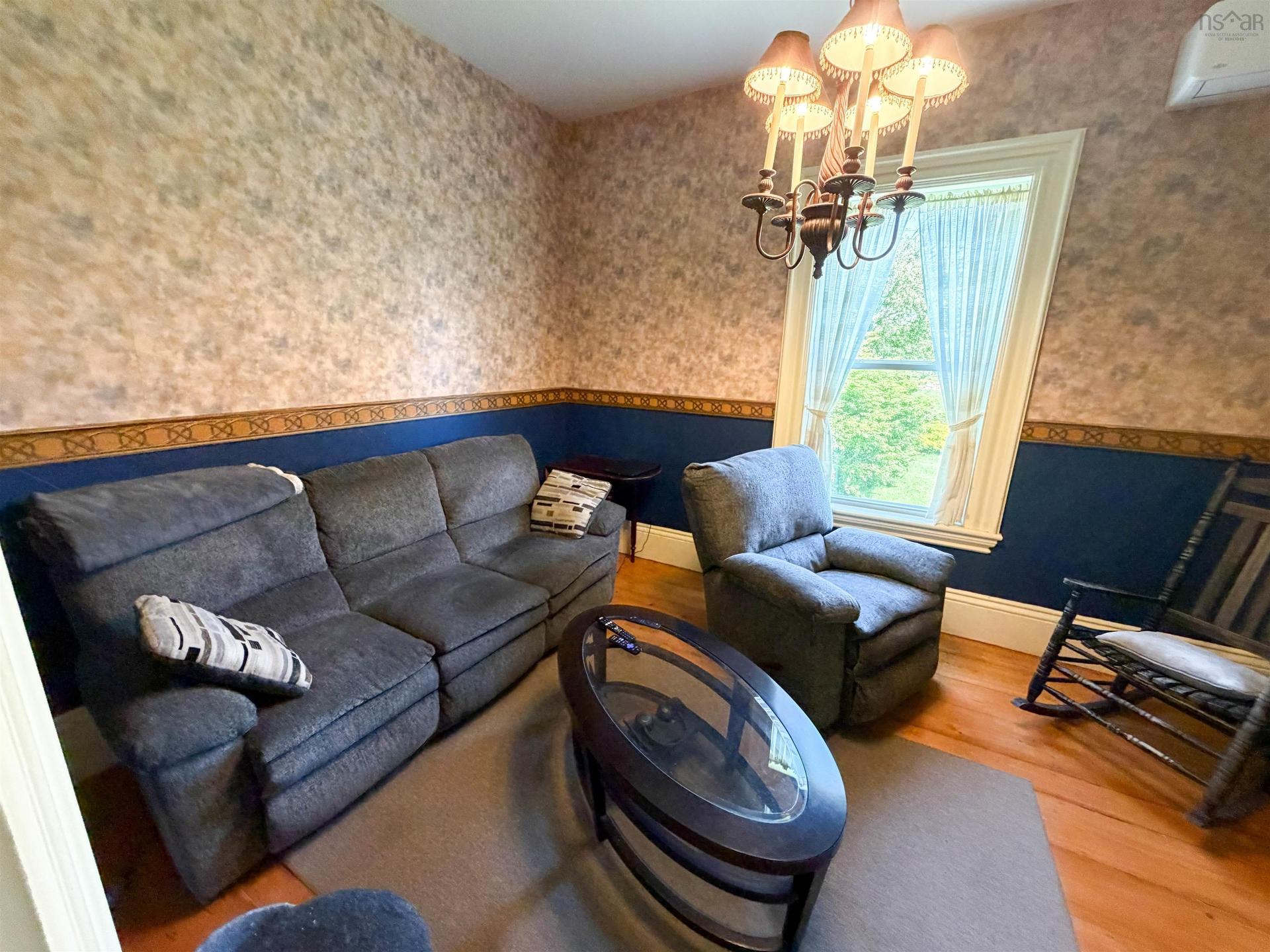 108 Highway 304, Overton, NS - Indoor Photo Showing Living Room