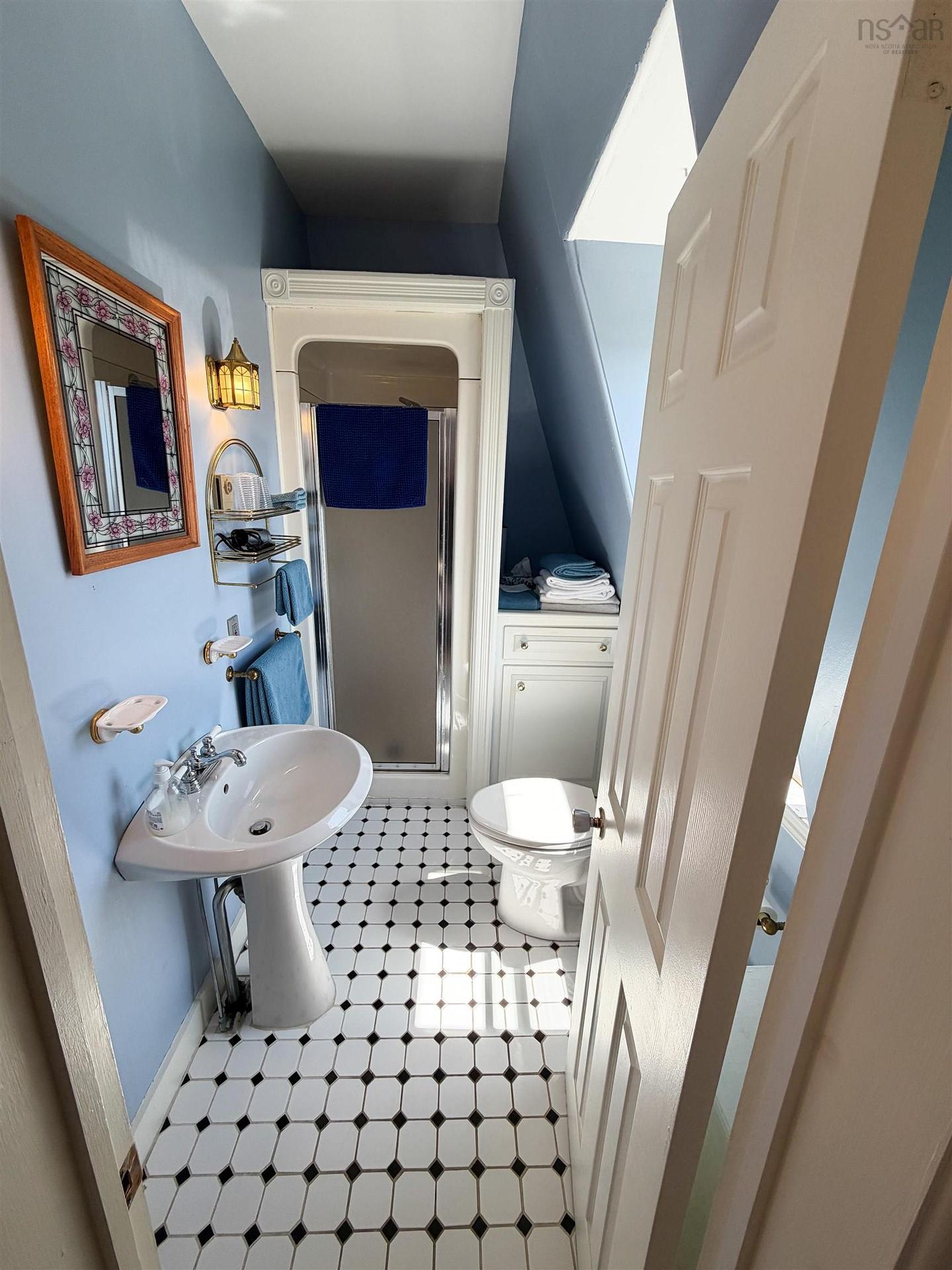 108 Highway 304, Overton, NS - Indoor Photo Showing Bathroom