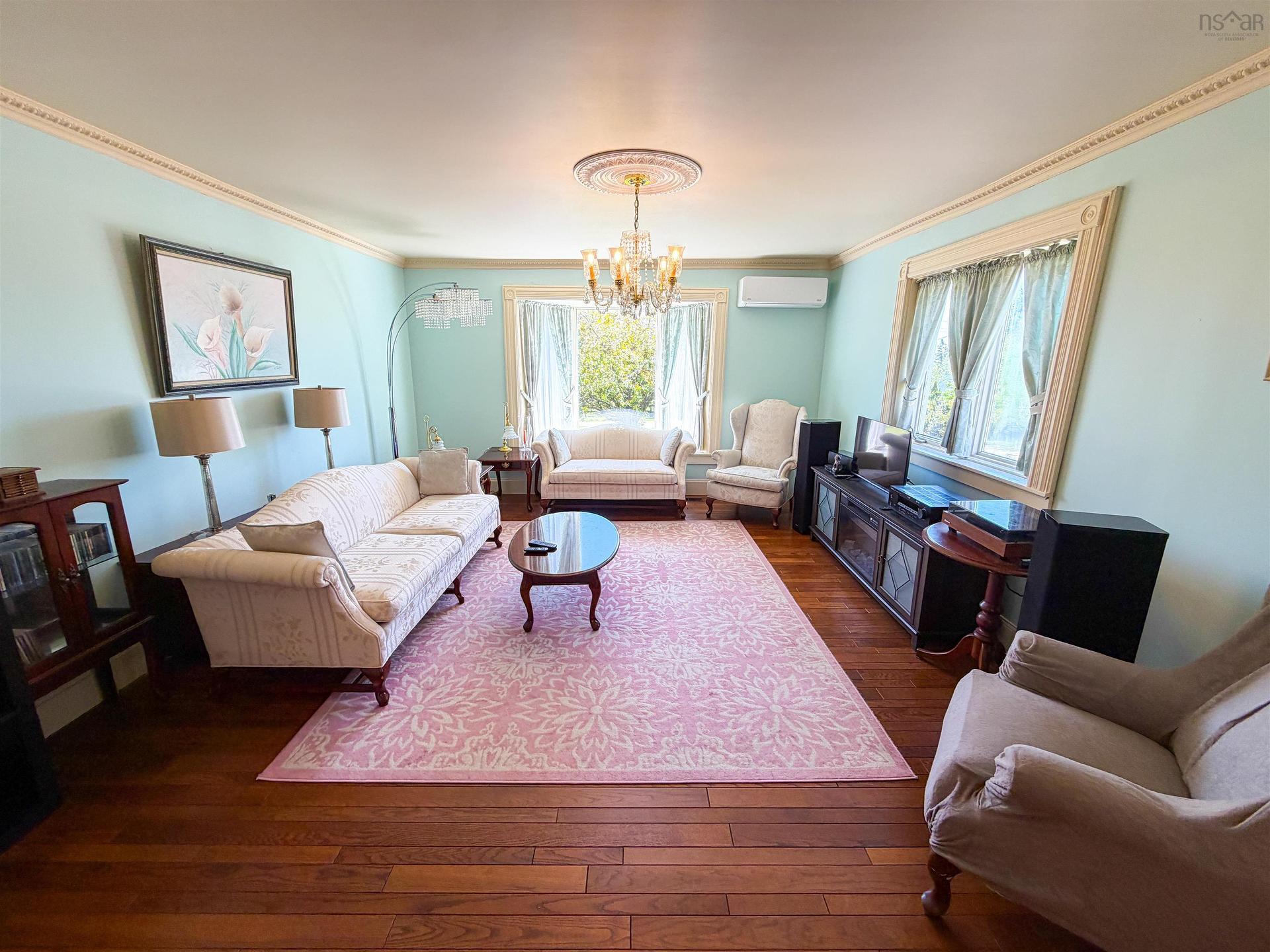 108 Highway 304, Overton, NS - Indoor Photo Showing Living Room