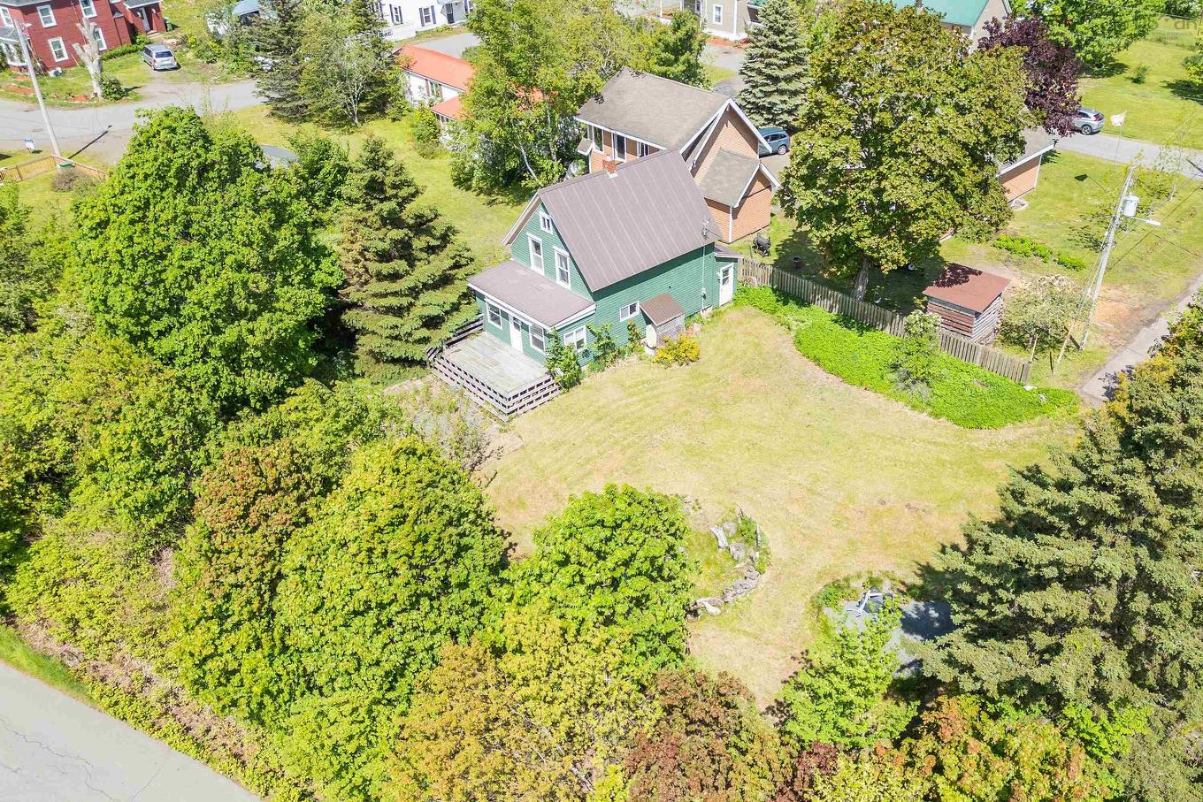 1 Moore Street, Parrsboro, NS