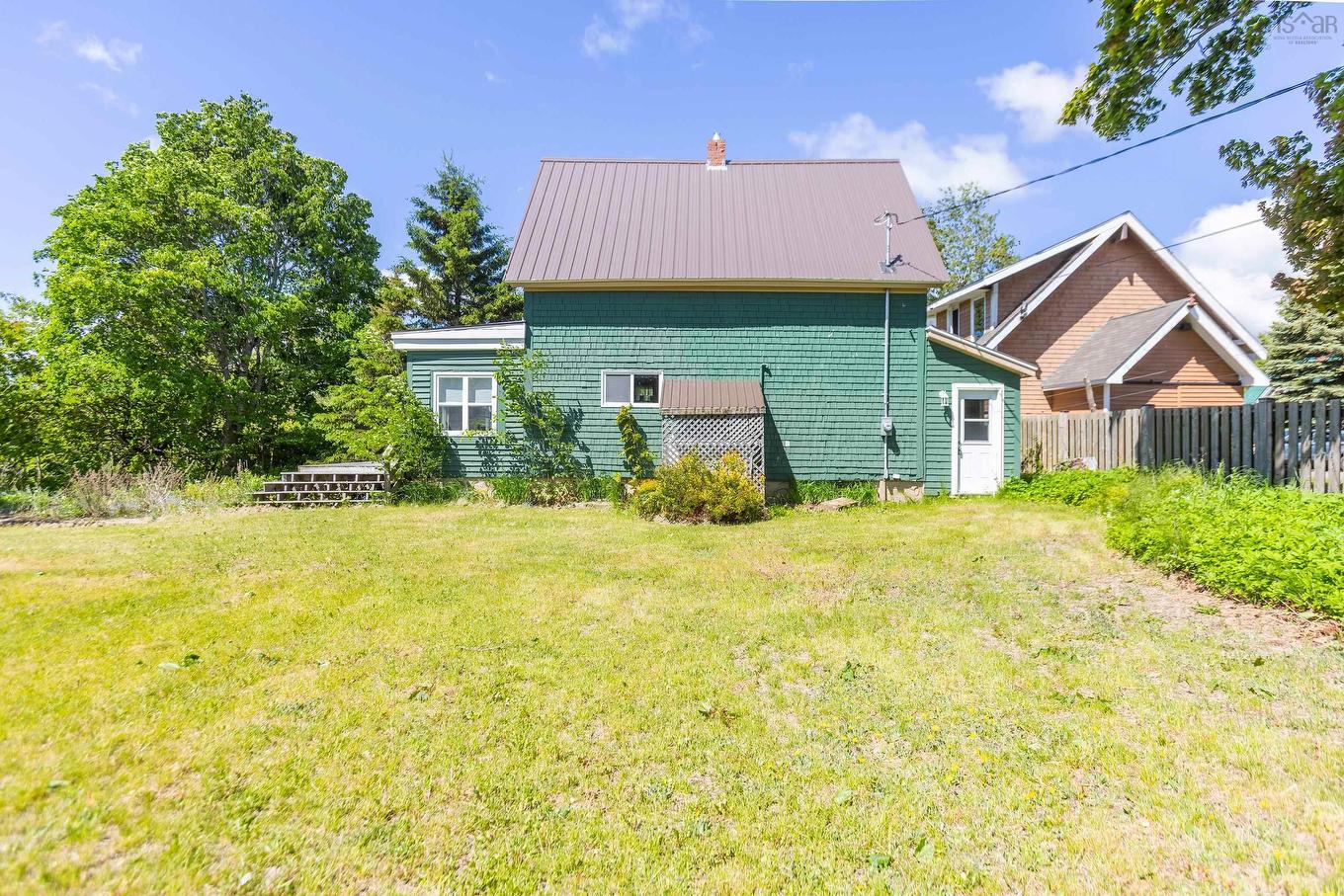 1 Moore Street, Parrsboro, NS