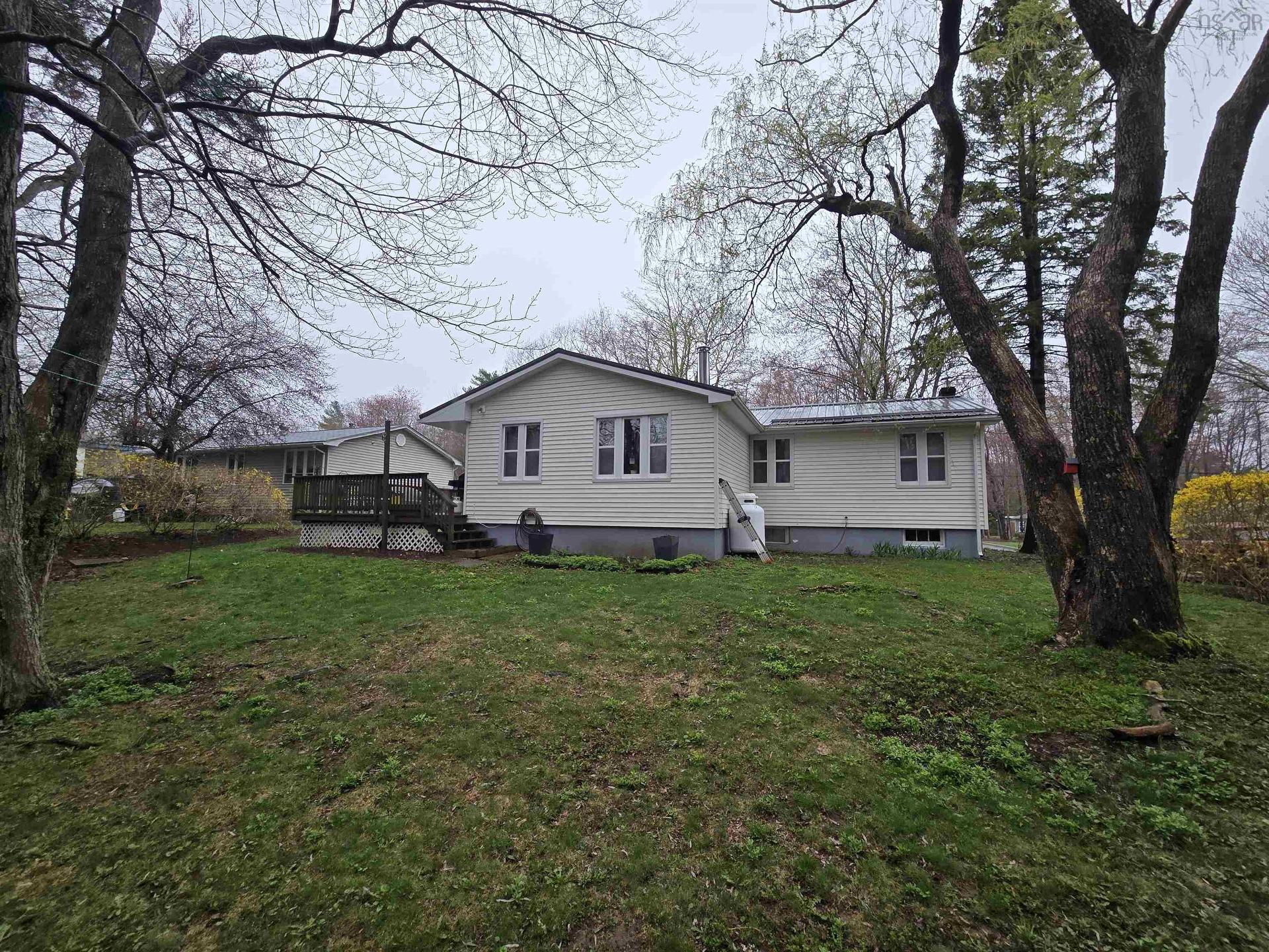 27 Smith Avenue, Bridgewater, NS