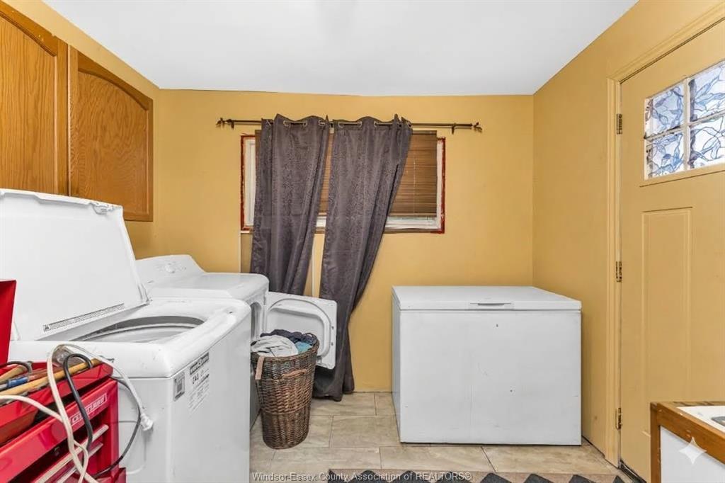 2377 Arthur, Windsor, ON