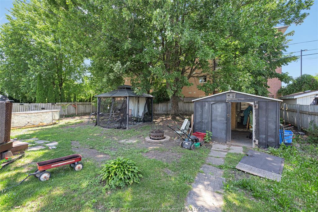 2377 Arthur, Windsor, ON