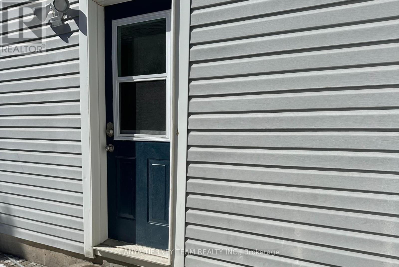 373 Carnwith Drive E, Whitby, ON