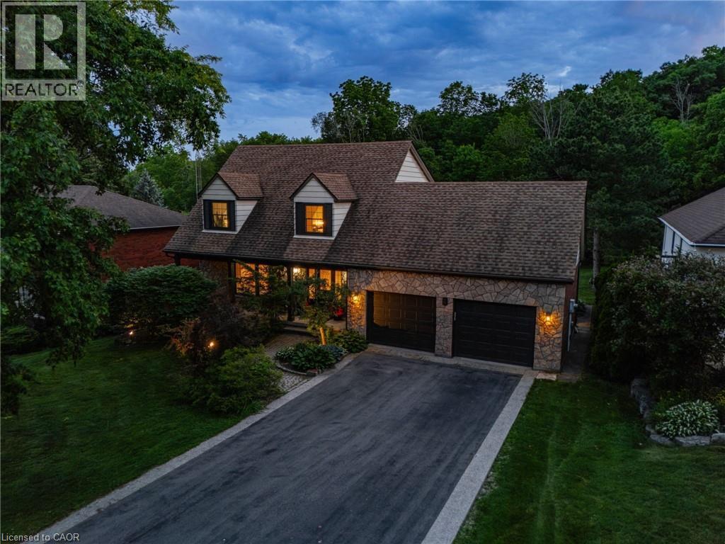 5 Mays Crescent, Waterdown, ON
