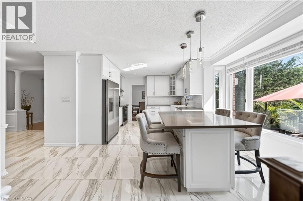 5 Mays Crescent, Waterdown, ON