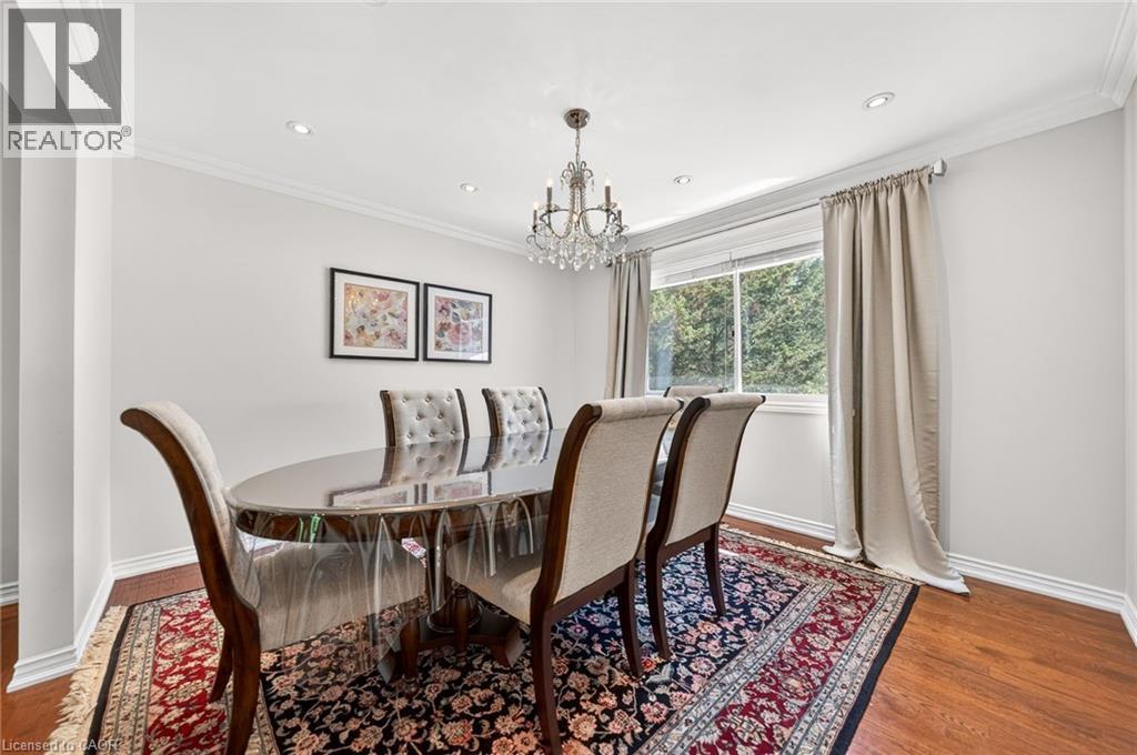 5 Mays Crescent, Waterdown, ON