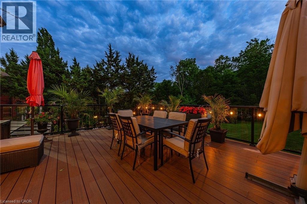 5 Mays Crescent, Waterdown, ON