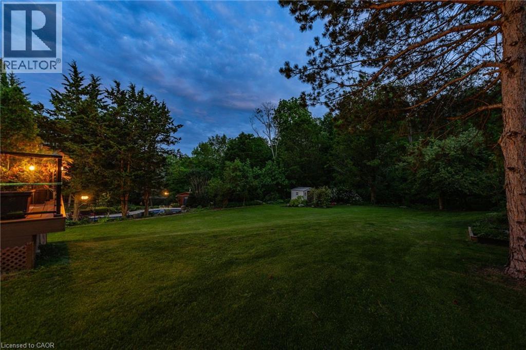 5 Mays Crescent, Waterdown, ON