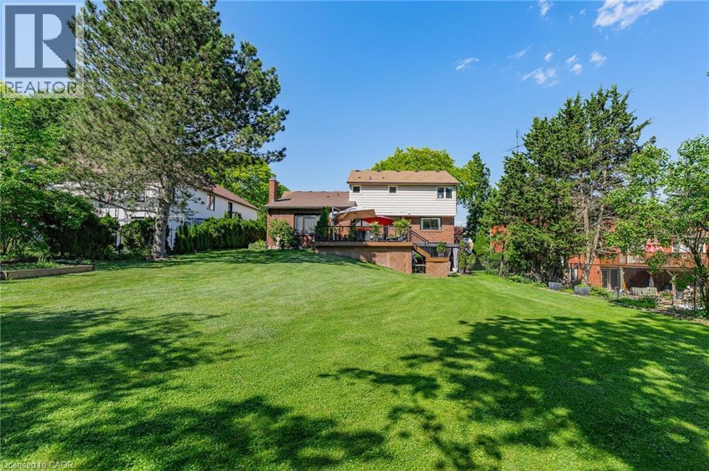 5 Mays Crescent, Waterdown, ON