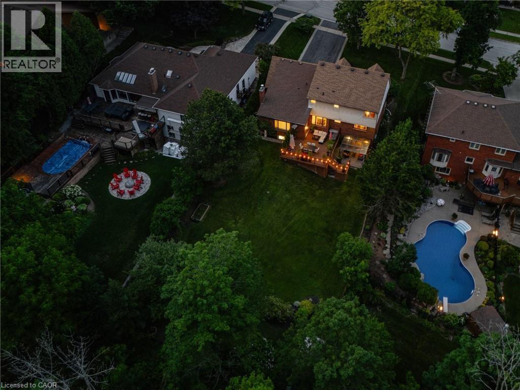 5 Mays Crescent, Waterdown, ON