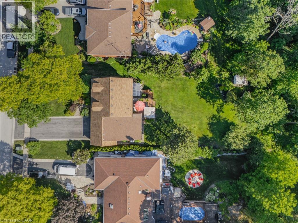 5 Mays Crescent, Waterdown, ON