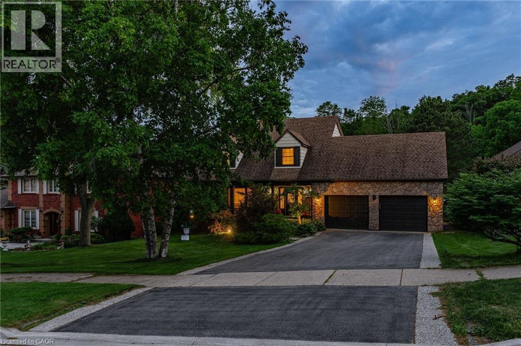 5 Mays Crescent, Waterdown, ON
