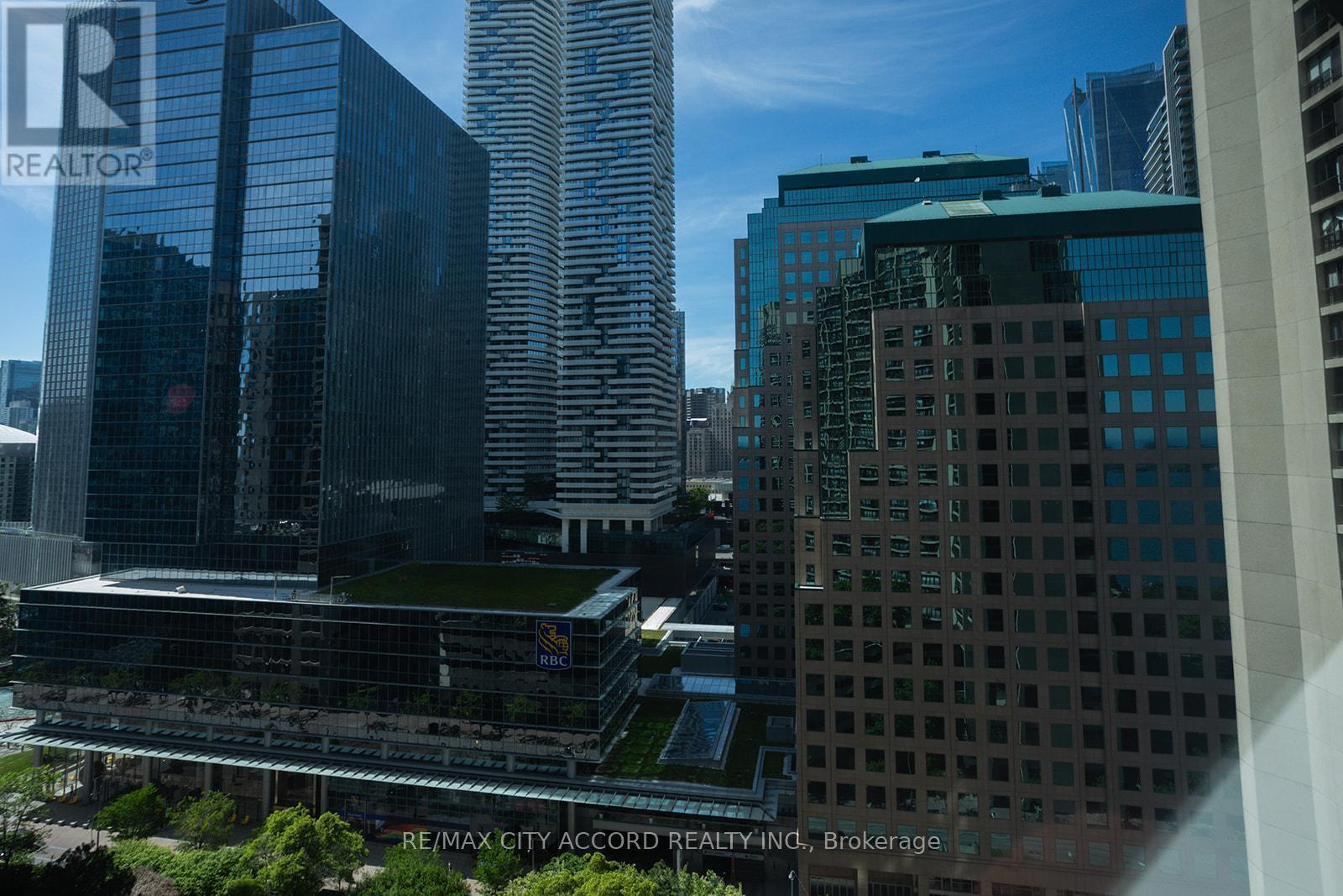 2018 - 33 Harbour Square, Toronto, ON