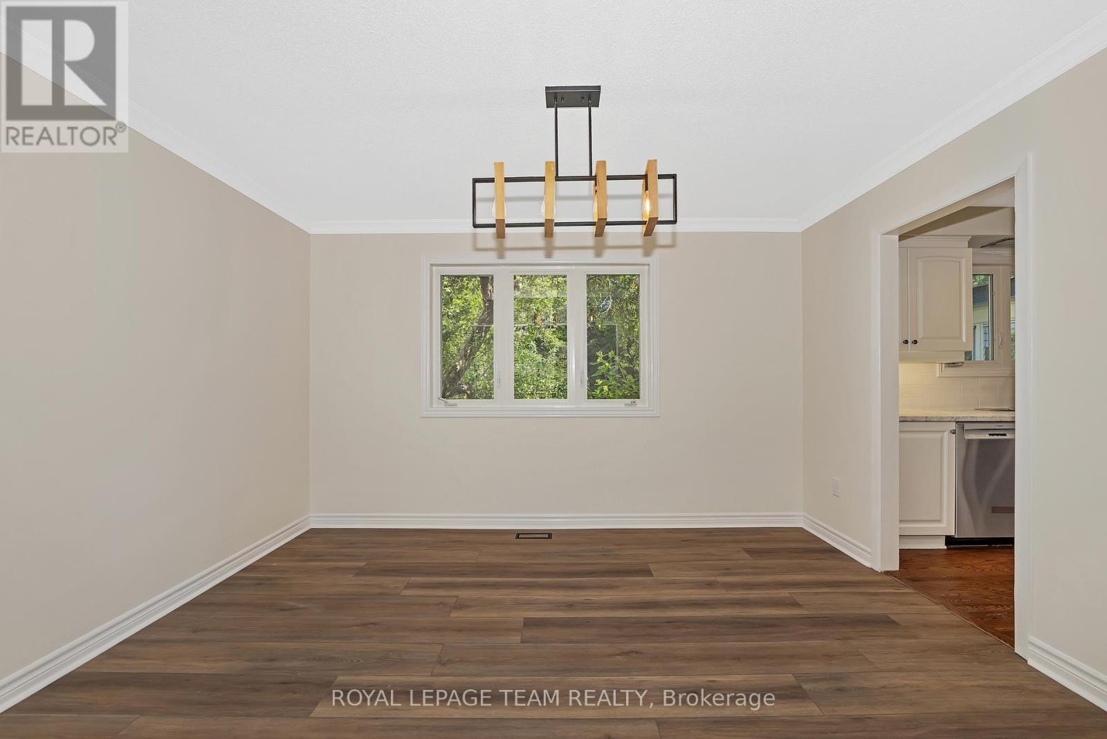1825 Yale Avenue, Ottawa, ON