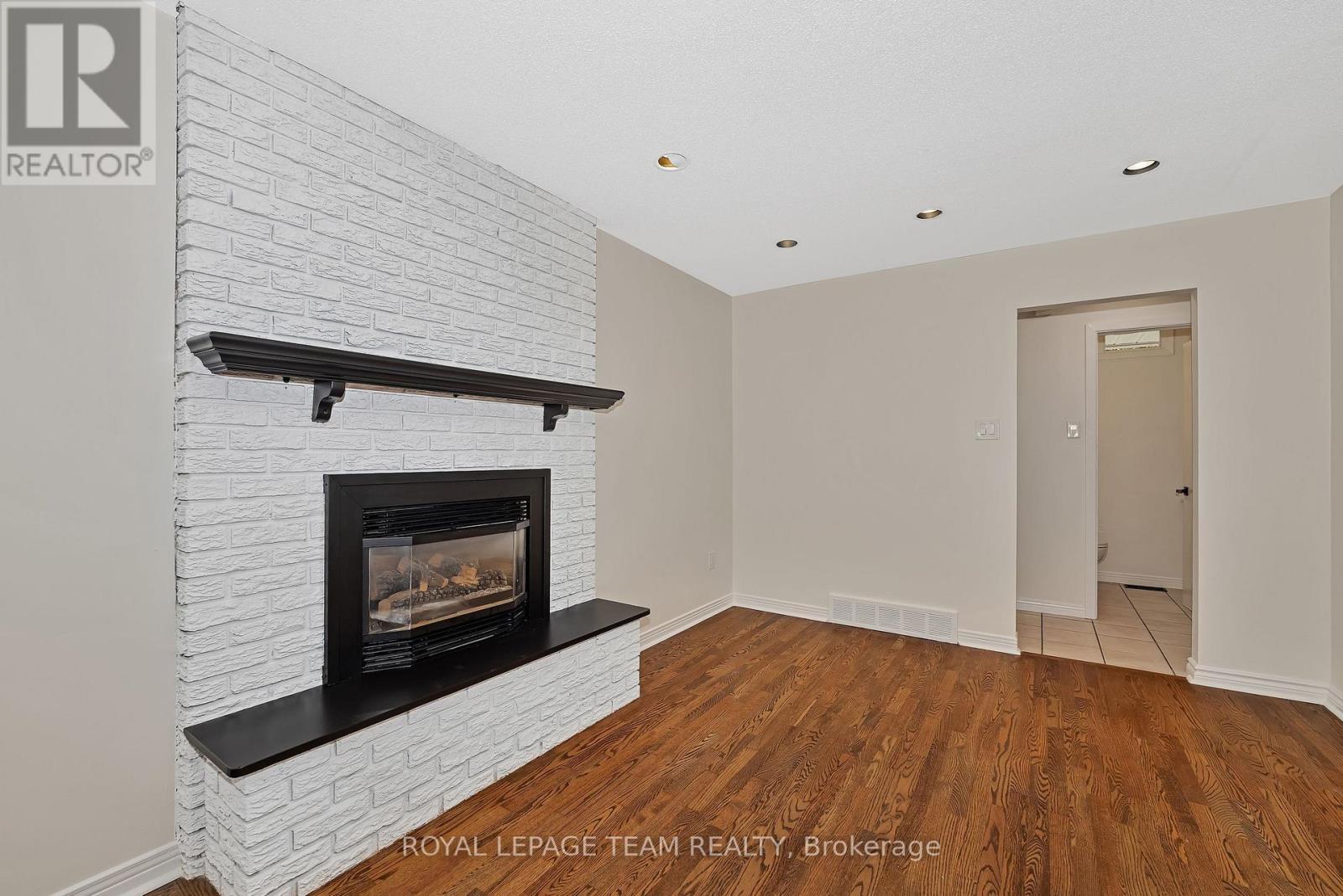 1825 Yale Avenue, Ottawa, ON