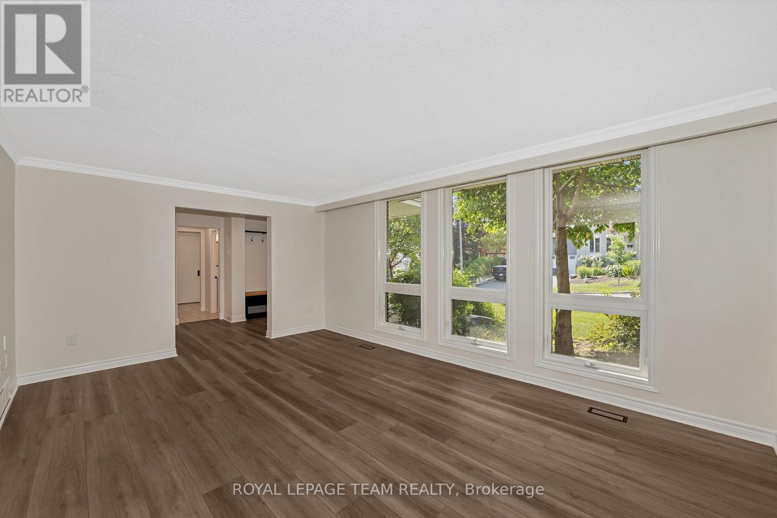 1825 Yale Avenue, Ottawa, ON