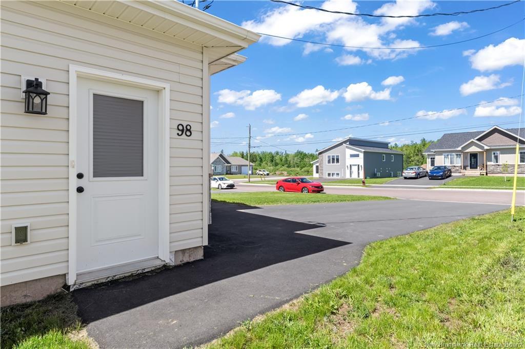 100 Macintosh Blvd, Moncton, NB