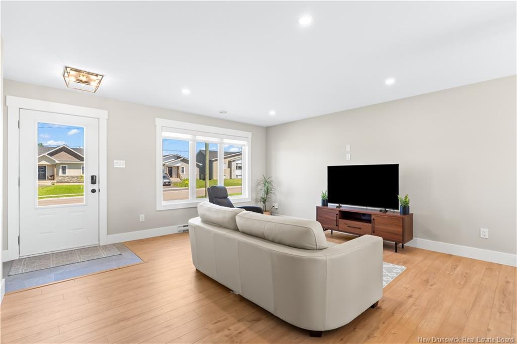 100 Macintosh Blvd, Moncton, NB