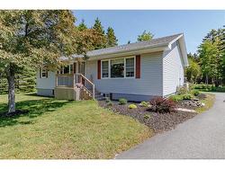 42 Lila CRT Quispamsis, NB E2E 6B1