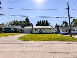16 Bickerton AVE Sackville, NB E4L 3M7