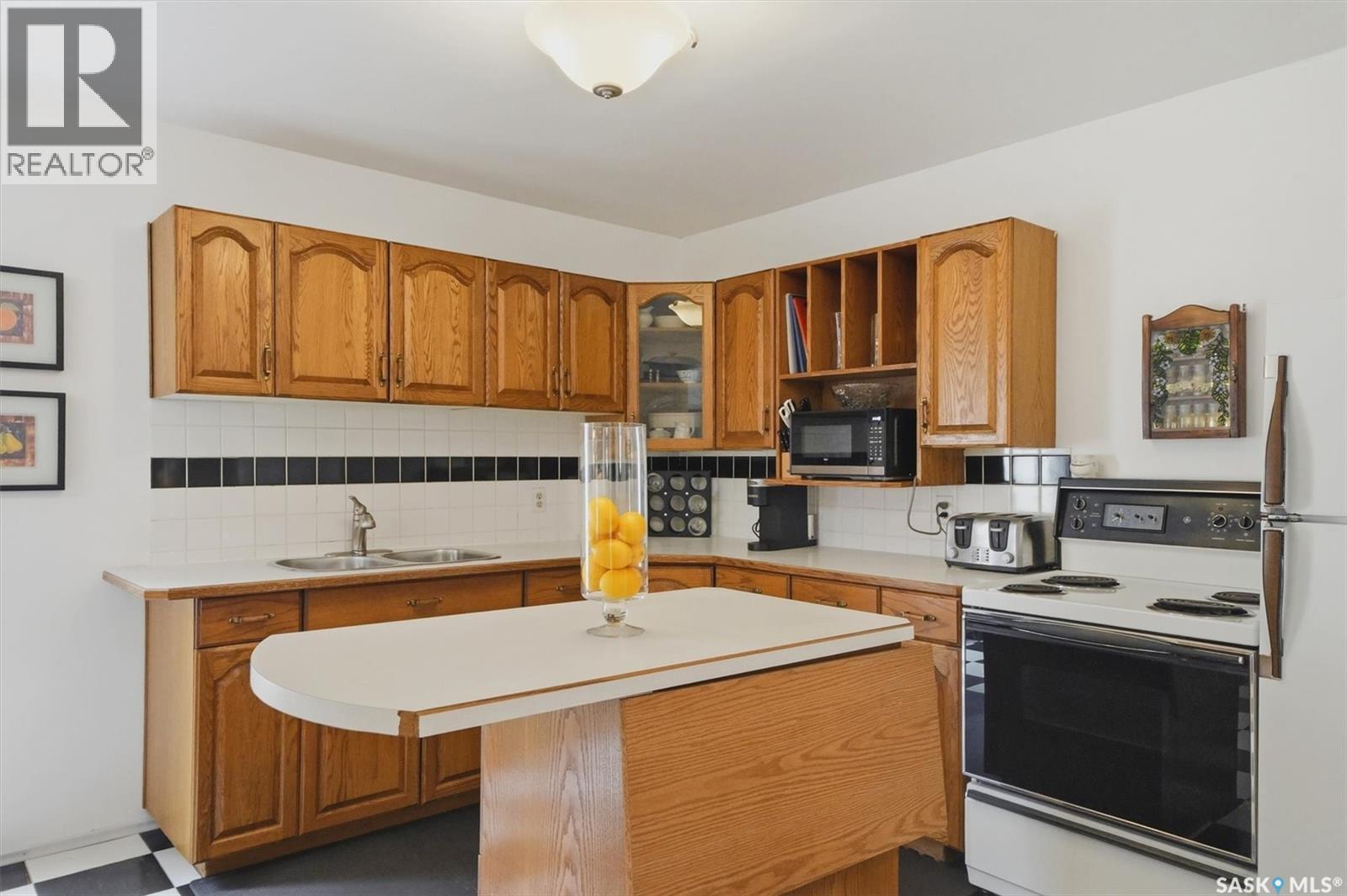 1003 6Th Street E, Saskatoon, SK