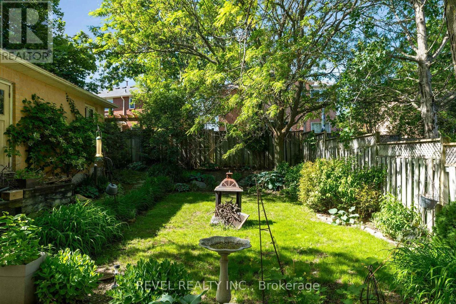 33 Falling Brook Drive, Barrie, ON
