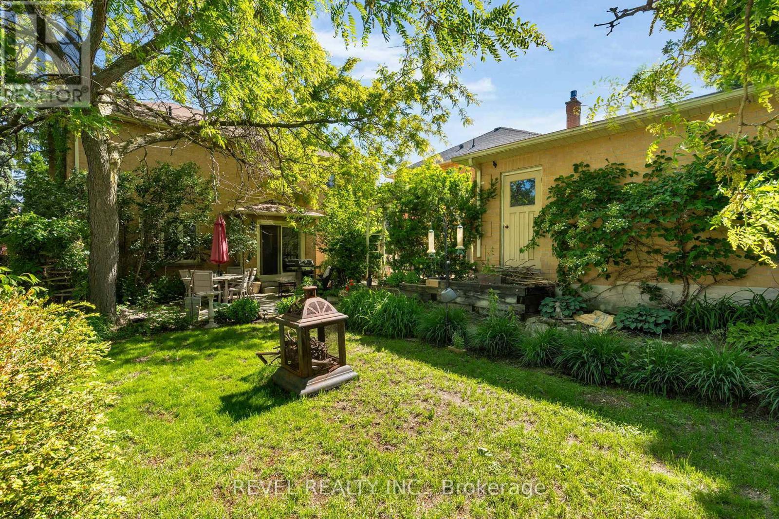 33 Falling Brook Drive, Barrie, ON